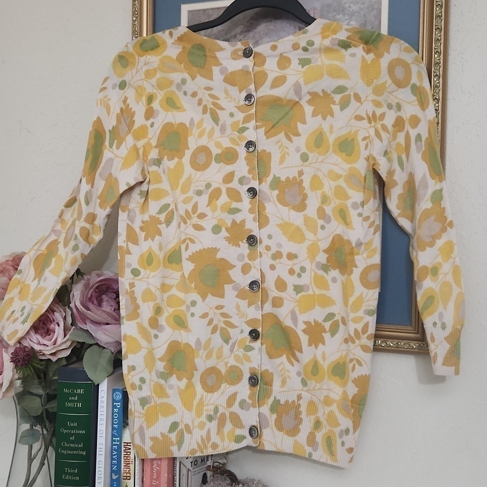 Boden Wool Floral Cardigan with button detail on the back size 4 Cottagecore